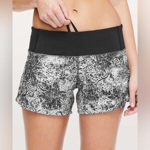 Lululemon Run Times Short Lined 4" Serigraph Alpine White Black 2 Run Running